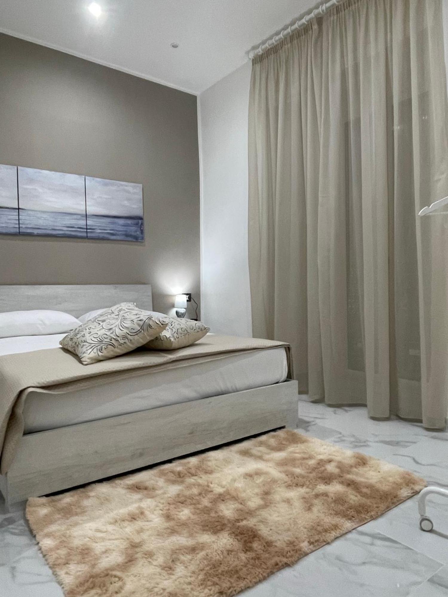 Ludben House Hotel Наполи Екстериор снимка