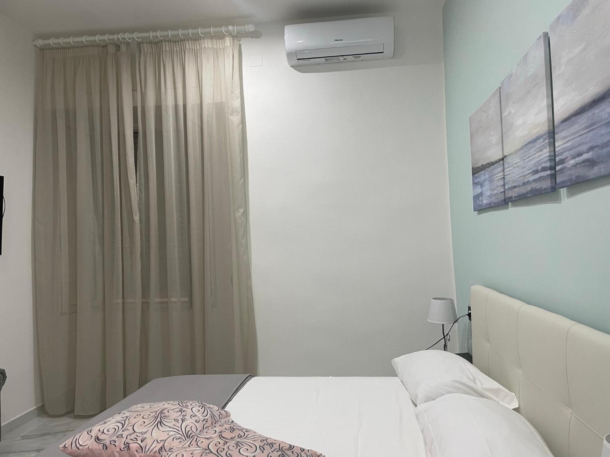 Ludben House Hotel Наполи Екстериор снимка