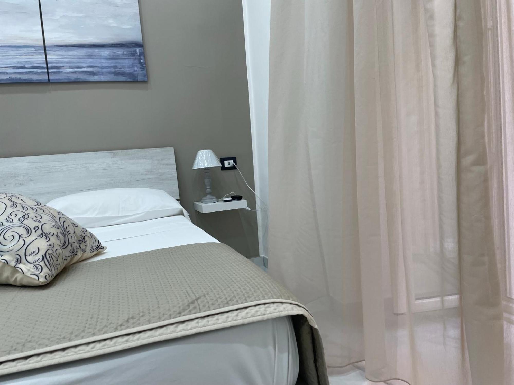 Ludben House Hotel Наполи Екстериор снимка